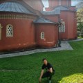 "Upravo sam napravio svoju prvu brojanicu" Pevač oduševio potezom: Od Bogorodičinih suza stvorio pravo malo remek-delo