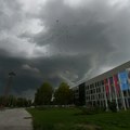 Hitno upozorenje RHMZ za Vojvodinu: Nevreme udara u narednih sat vremena, očekuje se grad i olujni vetar