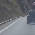 Vozač na kokainu napravio haos na putu Užice - Zlatibor Pogledajte kako je divljao (VIDEO)