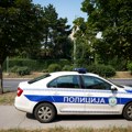 Muškarcu stavio nož pod grlo u zgradi u Beogradu: Uzeo mu novac i telefon, potraga za razbojnikom