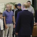 "Čestitam povratak u domovinu" Putin dočekao državljane Rusije koji su se vratili posle razmene zarobljenika