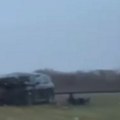 Voz naleteo Na automobil kod Pančeva: Jezive scene sa lica mesta: Vozilo smrskano do neprepoznatljivosti (foto, video)