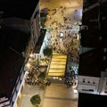 Demonstranti u Čačku gađali prostorije SPS-a i policijsku stanicu jajima