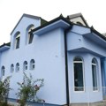 Ova plava kuća je u vlasništvu Vojislava Šešelja Evo koliko je plaćena luks nekretnina od 345 kvadrata, ostaćete u neverici…