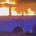 Autobus u Turskoj udario u ogradu autoputa i zapalio se, poginulo osam osoba