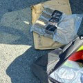 Zaplenjen kilogram hašiša u vozilu u Sremskoj Mitrovici: Uhapšen muškarac (38)