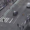Pucnjava na Tajms skveru! Ljudi beže na sve strane, muškarcu prerezan vrat, odjekivali rafali, izbio žestok sukob! Objavljeni…