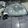Vandalizovan automobil sina Dinka Gruhonjića u Novom Sadu