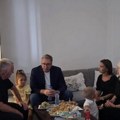 "Želeo sam da im kažem ono najvažnije..." Vučić posetio porodicu srpskog vojnika koji je poginuo u Libanu: "Čuvaćemo uspomenu…