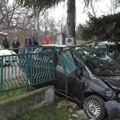 Od siline udarca probio ogradu, automobil uništen: Stravična scena nakon udesa u Obrenovcu