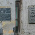 Oronule tabel velikana su ruglo i naša sramota: Zapuštene kuće književnika Kornela Sentelekija i akademika Mladena Leskovca…