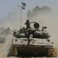 Izraelski tenkovi ušli dublje u Rafu: Preko noći bombardovali iz vazduha, mnoge porodice napustile svoje domove usred mraka