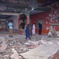 "Pa to je bila obična džamija!" Eksplozije odjekuju Kašmirom, ljudi u panici masovno beže iz svojih kuća (foto)