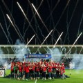 Pogledajte kako su fudbaleri Zvezde proslavili titulu i preuzeli pehar