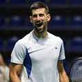 „Šta kažeš na ovo, Sabalenka?“: Đoković i beloruska teniserka zapalili mreže svojim plesom i pesmama na Rolan Garosu