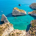 Rajska plaža na Lefkadi koju morate da posetite: Brodićem do nje za samo 8 evra, od boja će vam zastati dah