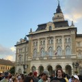 Policija reagovala, učesnici potisnuti: Studenti i građani blokirali zgradu Skupštine grada u Novom Sadu