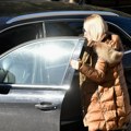 "Jel si ti: Normalna?! Tukla bih te da si mi dete" Pevačica urlala usred emisije: Napala je Lunu Đogani, a evo šta je razlog…