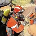 Ljudi sa dušom Vatrogasci ušli u bunar i spasili jedan život
