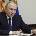 Putin: Vozila vladinih agencija koja su povučena iz upotrebe biće poslata na front