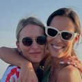 Ana u zagrljaju zaboravljene srpske zvezde: Dala je zavet na ćutanje i to nikada nije prekršila...