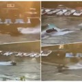 (Uznemirujuće!) pogledajte gaženje dece skuterom na Tamišu iz drugog ugla Roditelji opisali scene užasa: Deca imaju između 6 i…