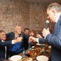 Dodik zapevao: Ovako je proslavljena pobeda Karana (VIDEO)