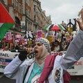 Desetine hiljada na ulicama Londona: Protest desnice i propalestinski marš pod jakim merama bezbednosti