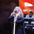 Indira Radić se slomila nasred nastupa: Nakon ove pesme je zaplakala, otkrila kome je posvetila svoj veliki hit (foto)