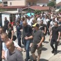 Više hiljada ljudi na protestu u Gračanici, prisutan i Kfor, Vučević stigao u bazu Jug