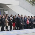 Iz Vlade Srbije stigla grupna fotografija iz Tirane – premijerka je na njoj