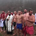 Plivanje za Časni krst po drugi put u selu Dulene