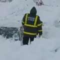 VIDEO: Iznenadni sneg u Pakistanu usmrtio 35 ljudi, među kojima 22 dece