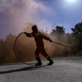 Požar na Kritu: Naređena evakuacija četiri naselja, jedna osoba povređena