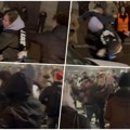 Učesnici protesta biju čoveka! Težak incident na okupljanju studenata - tuku ga, pa mu šutiraju auto... (video)