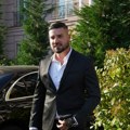 Verio se mc Stojan! Pevač objavio srećne vesti i fotke sa svima, ovo je njegova verenica, blistaju od sreće