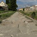 Zrenjanin: Kamioni uništili pešačku stazu pored Begeja
