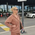 (Video) Nataša Bekvalac kao u pidžami na javnom mestu: Pevačica se nije nadala da će biti uslikana u ovom izdanju, trčeći…