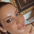 Posle razvoda u nikad kraćem miniću: Ćerka Goce Božinovske pozirala u uskoj crnoj haljini: Vratio joj se osmeh na lice (foto)…
