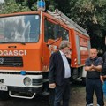Dobrovoljnim vatrogasnim društvima dodeljena oprema