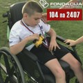 Bora ima cerebralnu paralizu i potrebna mu je pomoć za lečenje