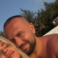 Estradni par prvi uspeo da kupi karte, bili zarobljeni na Maldivima, a evo kad kreću za Srbiju - pevačeva trudna žena se…