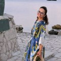 "Prava dama" Nataša Ninković uživa u morskom raju, a zbog njenog stajlinga gore mreže (foto)