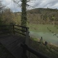 Turistička atrakcija na obalama Drine: Splavarska pećina u srcu Perućca privlači sve više posetilaca – evo i zbog čega (FOTO)…