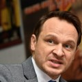 "Ubrajam se među najpoznatije komičare, a u životu nisam snimio komediju" Enis Bešlagić iskreno o karijeri: "Nemam nekih…