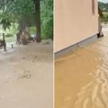 Reke ponovo teku ulicama Srbije: Mnoga mesta pod vodom, meštani se probijaju u gumenim čizmama