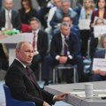 Makron prestao da zove Putina (VIDEO)