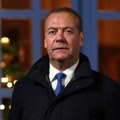 Medvedev: Vojne vežbe NATO-a su „grč mlohavih zapadnih mišića”