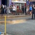 Godinama spavala pored mrtvog brata Komšije se žalile na nesnosan smrad, policija jedva došla do leša (video)