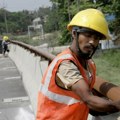 Један радник преминуо од топлотног удара у Њу Делхију, забележено рекордних 52,9 степени Целзијуса
